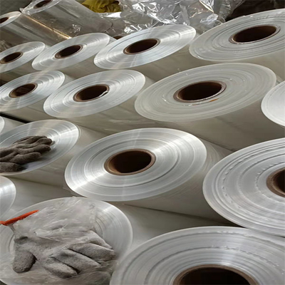 Gulungan Plastik Transparan Tingkat Penyusutan Tinggi 15 mikron POF Polyolefin Shrink Wrap Film Roll Untuk Pengepakan